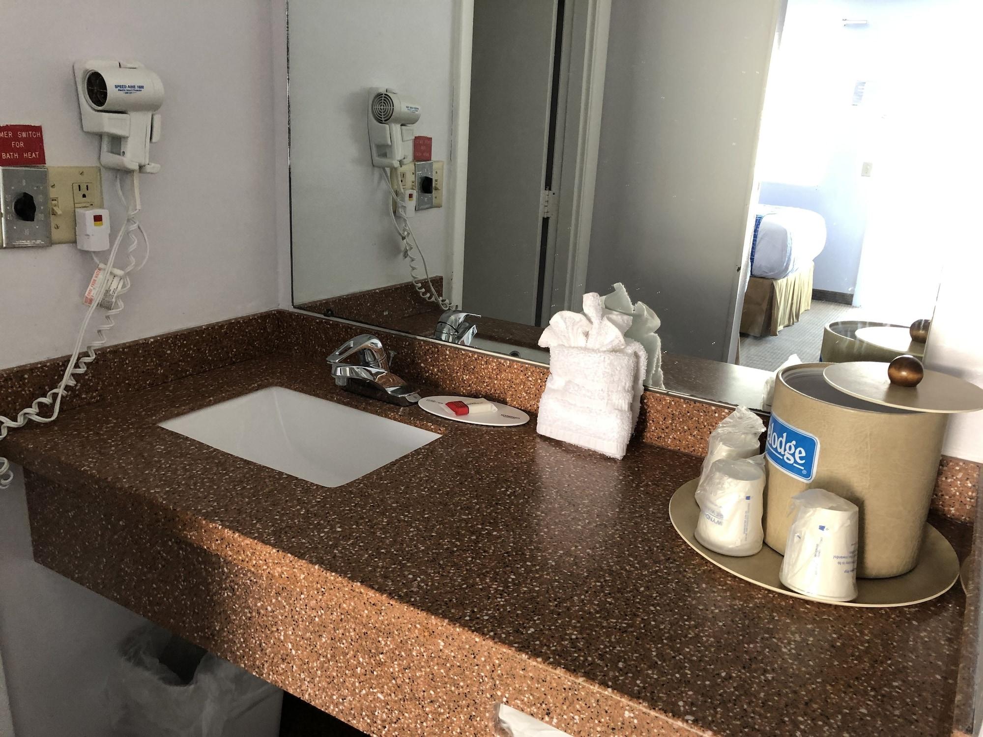 Travelodge By Wyndham Cape Cod Area West Dennis Экстерьер фото