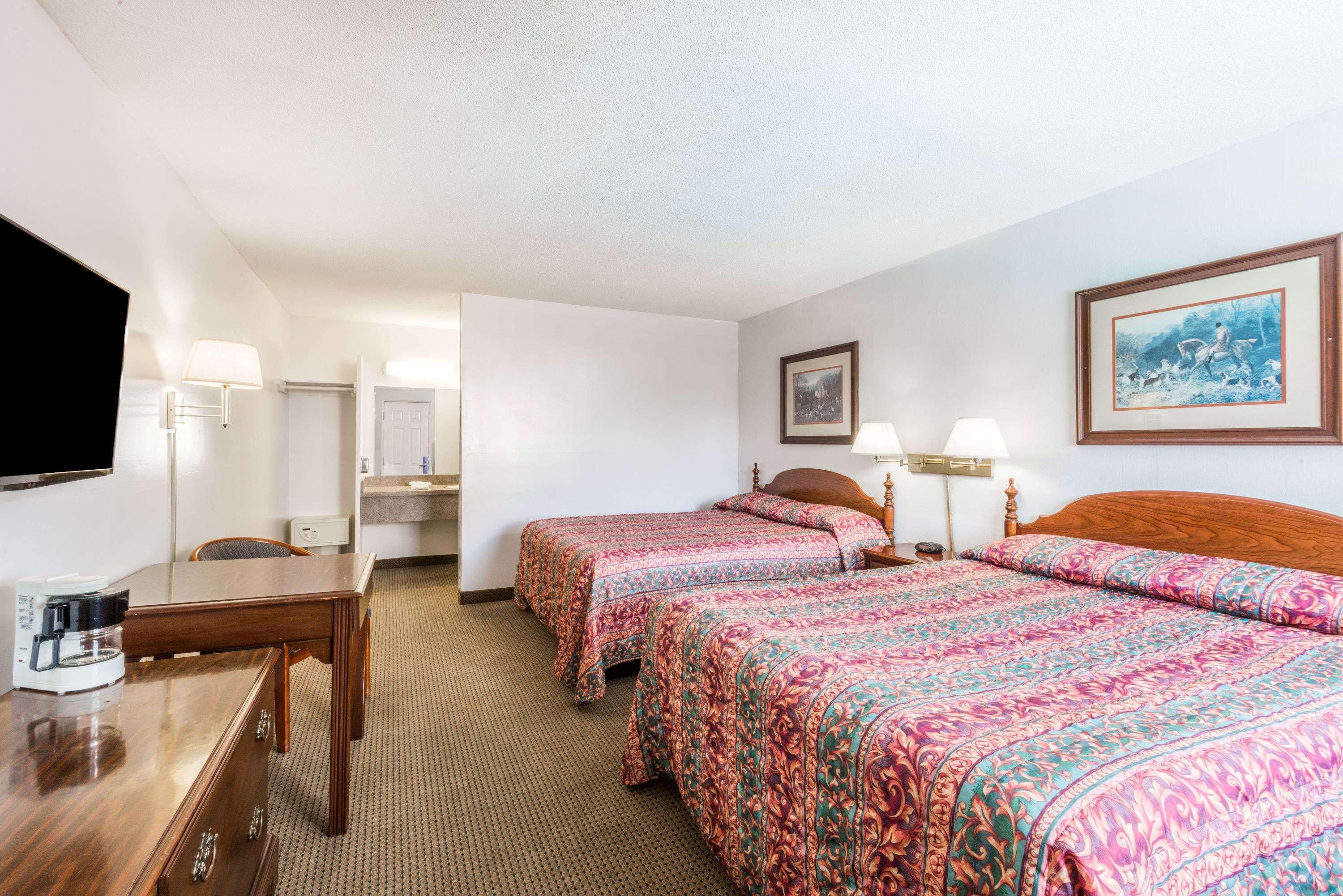 Travelodge By Wyndham Cape Cod Area West Dennis Экстерьер фото