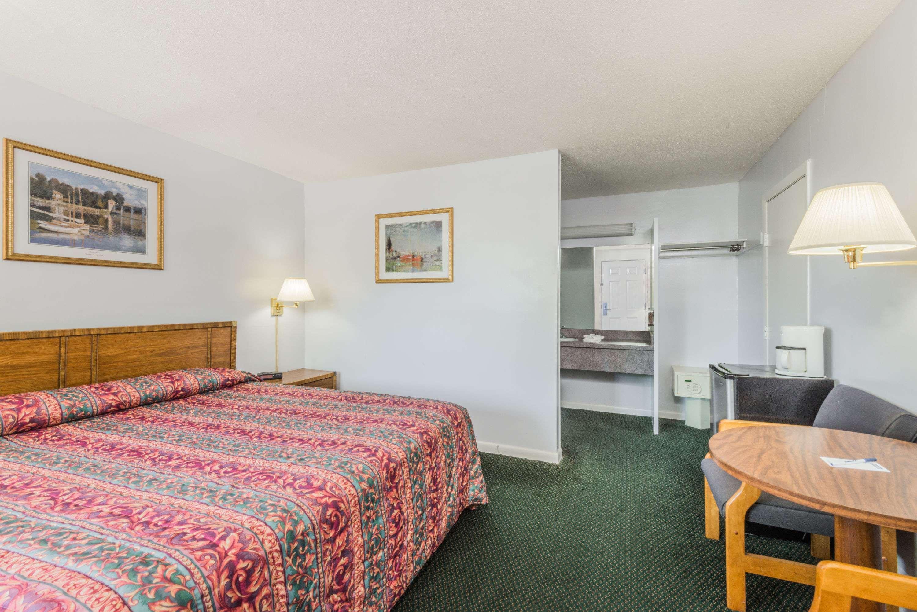 Travelodge By Wyndham Cape Cod Area West Dennis Экстерьер фото