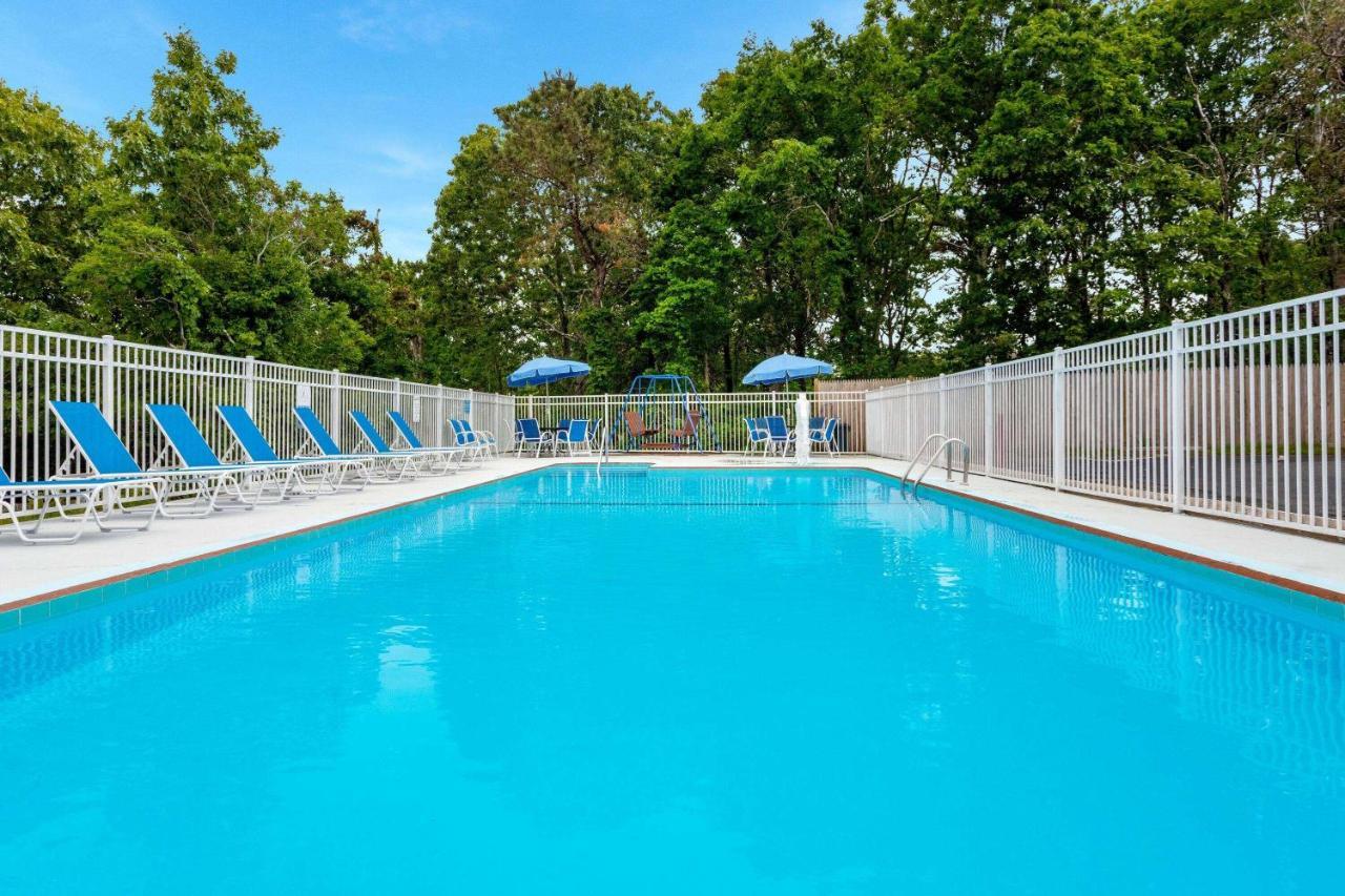 Travelodge By Wyndham Cape Cod Area West Dennis Экстерьер фото