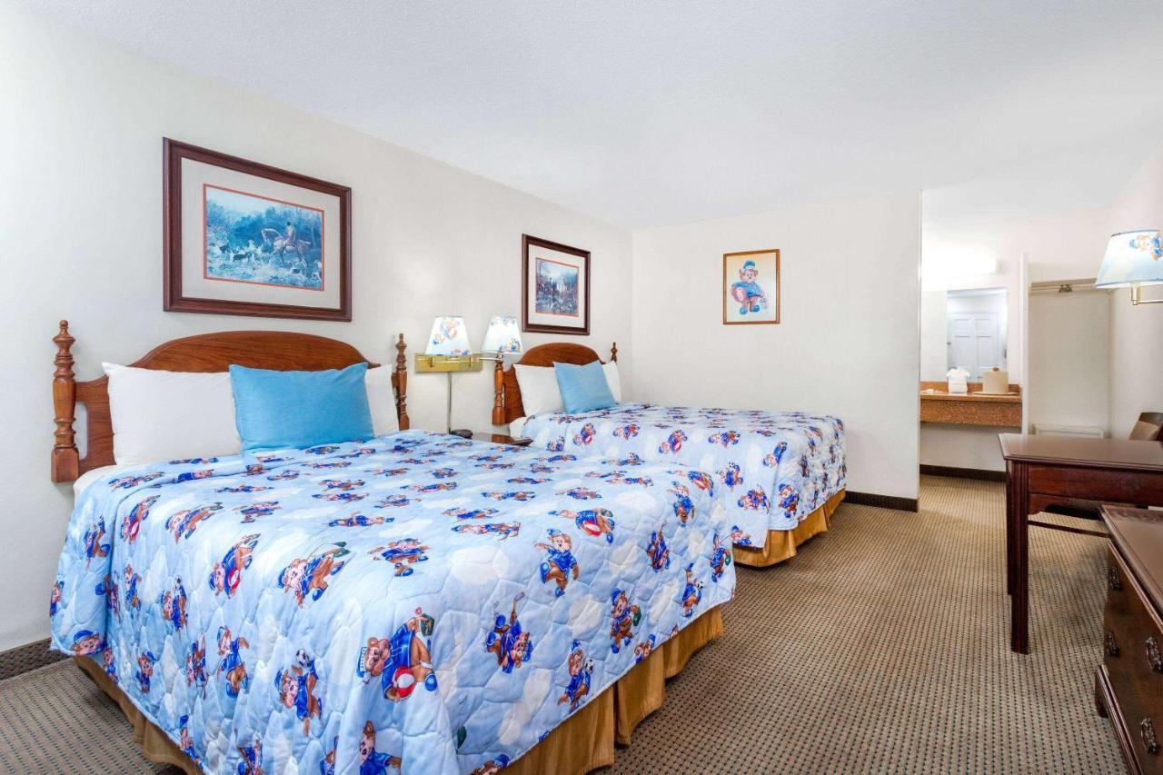 Travelodge By Wyndham Cape Cod Area West Dennis Экстерьер фото