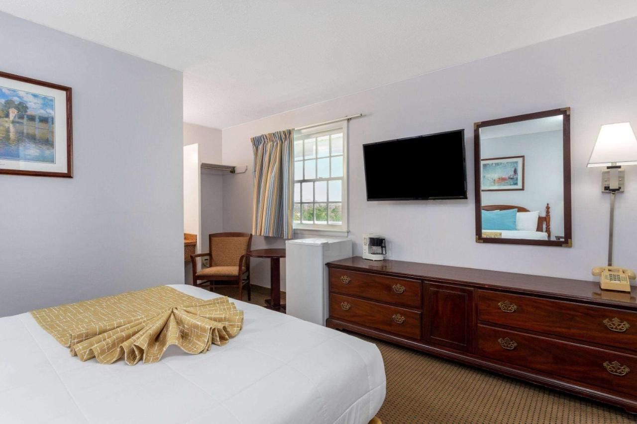 Travelodge By Wyndham Cape Cod Area West Dennis Экстерьер фото