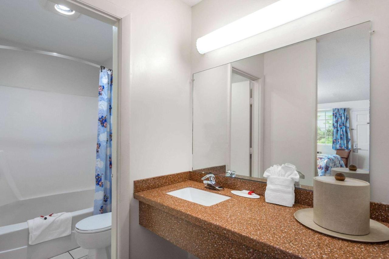 Travelodge By Wyndham Cape Cod Area West Dennis Экстерьер фото